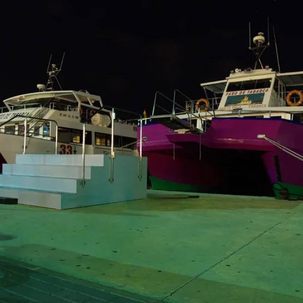 barco-a-tabarca-galeria-de-noche.webp